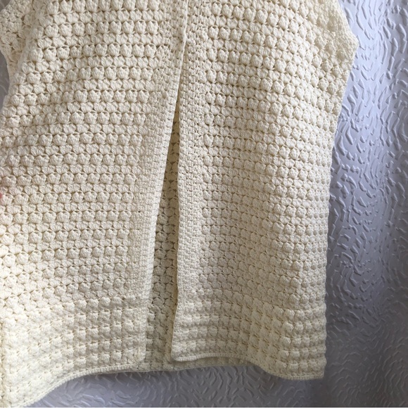Handmade White Cream Crocheted Textured Sleevless Sweater Shawl Cardigan - Picture 5 of 15